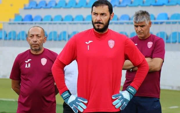 "Kamranın sol əli çatlayıb, gipsə qoyulub" 