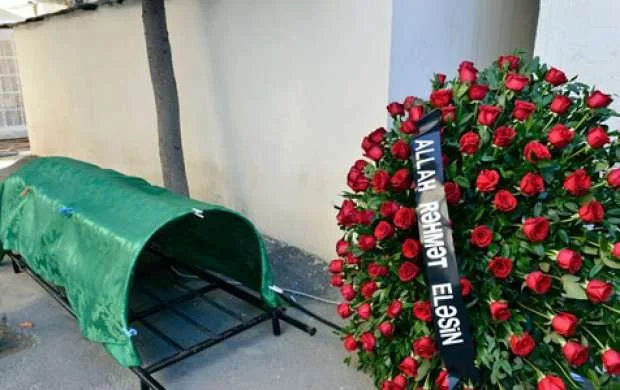 Milli komandamızın sabiq baş məşqçisi vəfat etdi 