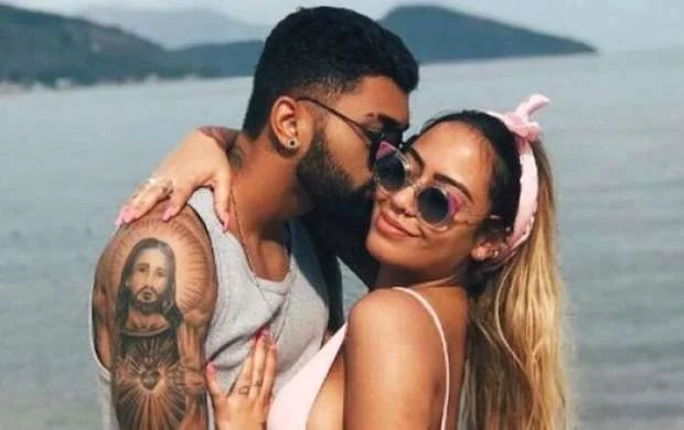 Neymarın atası qızından ayrılan futbolçuya hücum etdi - FOTOLAR 
