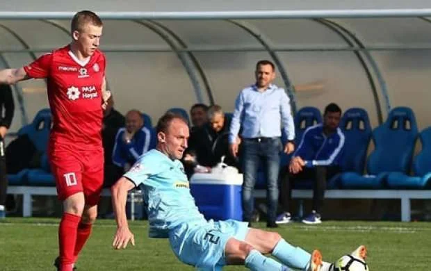İlk əcnəbi kapitan 