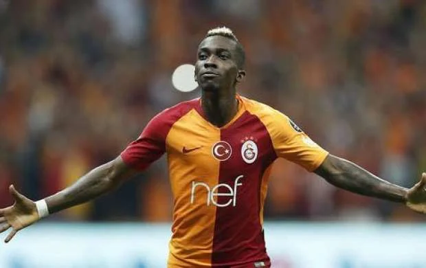 "Qalatasaray"ın futbolçusu anasının sözünə görə PSJ-yə keçməyib 
