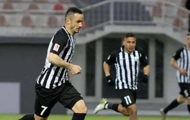 İlk dubl və 10-cu qol 