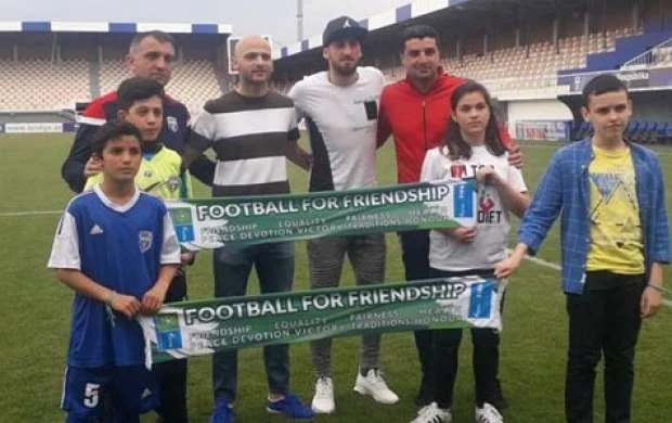 "Sabah"ın əsas komandasından gənc futbolçulara dəstək 