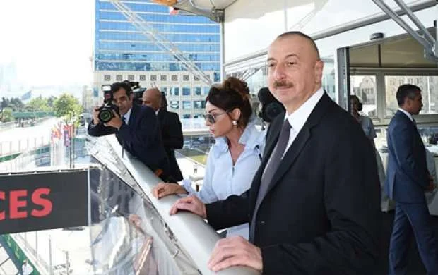 İlham Əliyev və Mehriban Əliyeva "Formula 1" yarışını seyr edir 