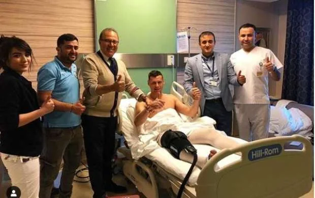 "Səbail"in qapıçısı Ankarada əməliyyat olundu - FOTO 