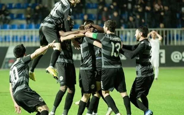 "Səbail" daha 2 futbolçusuyla vidalaşdı 