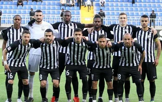 Üç futbolçu "Neftçi"dən getdi   