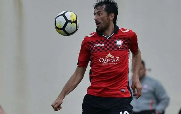 Rauf Əliyev narazıdı: "Futbolçuları nəzərə almaq lazım idi" 