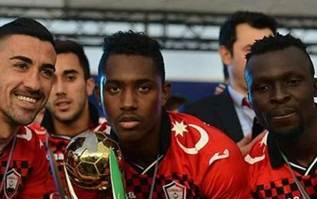 "Qəbələ" 3 legionerlə vidalaşdı 