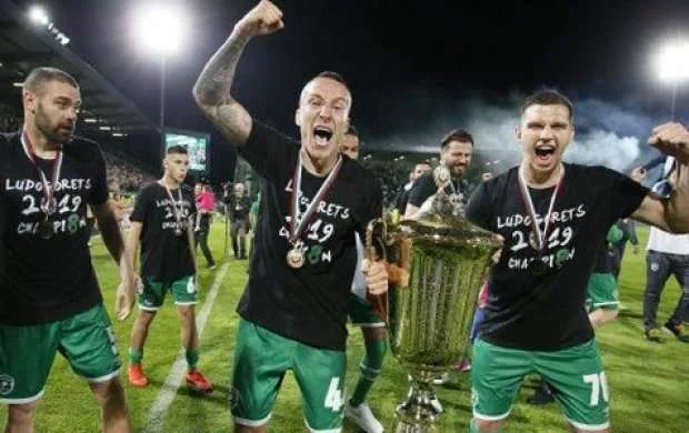 Ardıcıl 8-ci çempionluq 