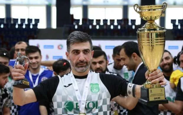 Məmmədkərimov: "Millidəki karyeramı başa vuracam" 