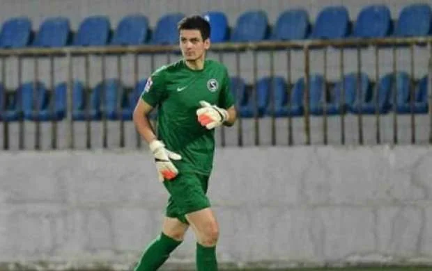 Emil Balayevdən daha bir uğurlu oyun: penaltini dəf etdi - VİDEO 