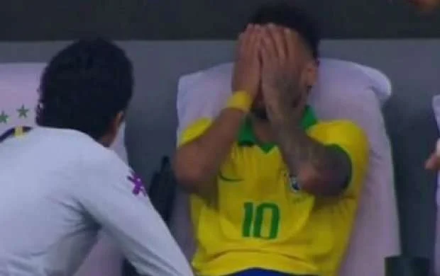 Neymar zədələndi, göz yaşı tökdü - FOTO 