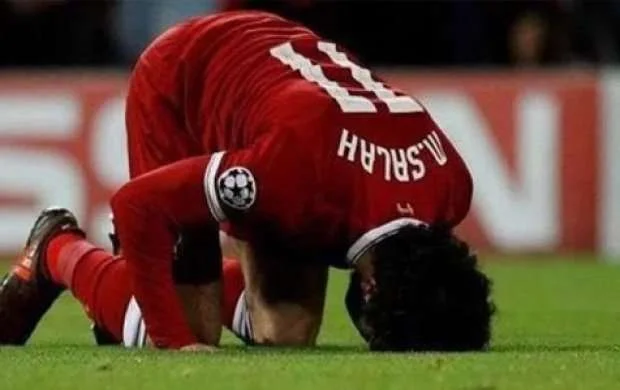 Salah namaza görə fanatları və jurnalistləri ittiham etdi 