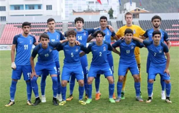 Azərbaycan millisinə 20 futbolçu çağırıldı 