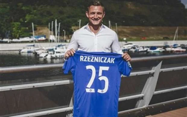 "Qarabağ"dan ayrılan Jezniçak yeni klubda 
