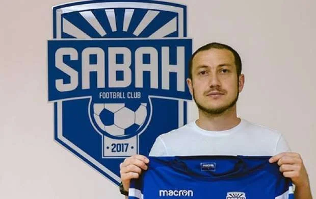 "Sabah" "Neftçi"dən ayrılan daha bir futbolçunu heyətinə qatdı 