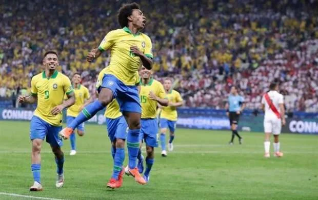 Braziliya darmadağınla 1/4 finalda 