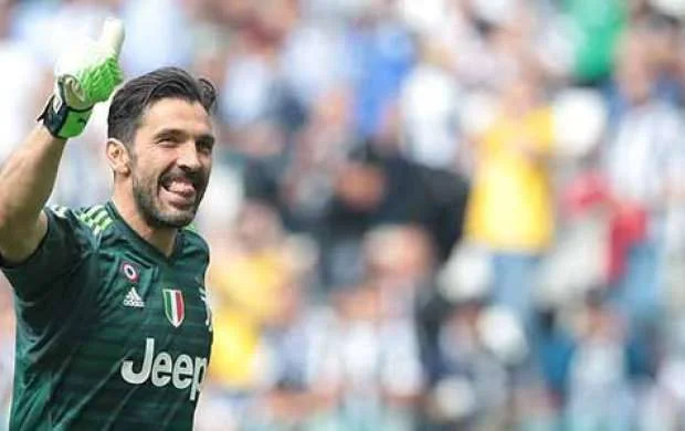 Buffon "Yuventus"a qayıdır 