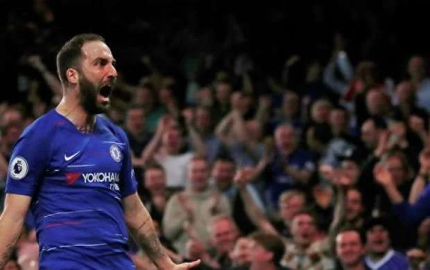 "Çelsi" 5 futbolçunu yola saldı: Hiquayn "Yuventus"a döndü 