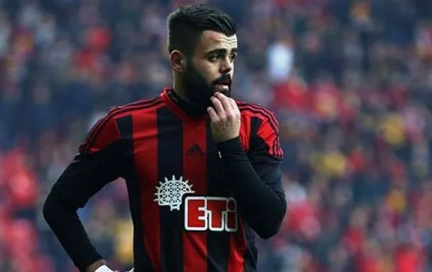 AFFA türk futbolçunu milliləşdirir 