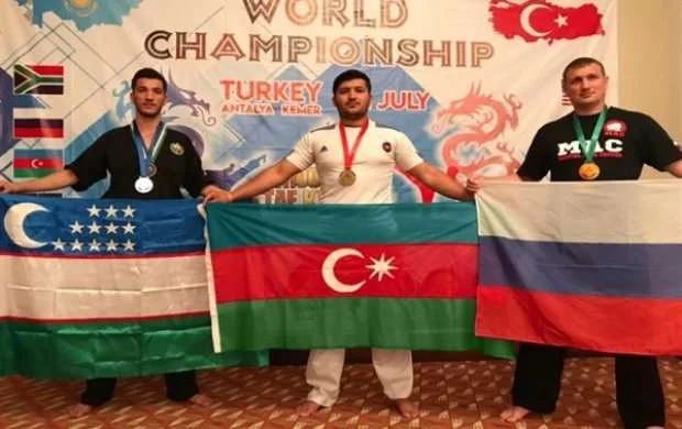 Azərbaycan döyüşçüsü yenidən dünya çempionu oldu 