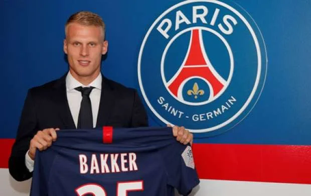 PSJ "Ayaks"ın 19 yaşlı futbolçusunu transfer etdi 