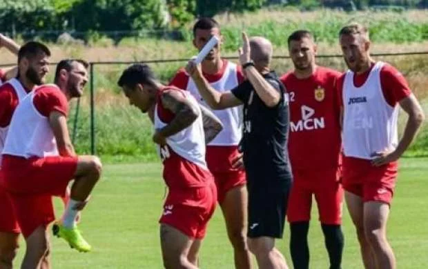 Baş məşqçi "Qarabağ"a görə tamaşaçıları məşqdən çıxardı 