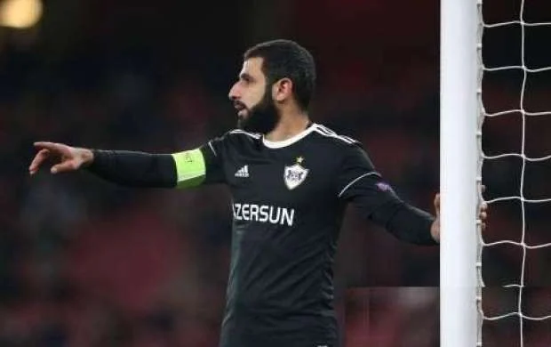Rəşad Sadıqovun "Qarabağ"da 300-cü oyunu 