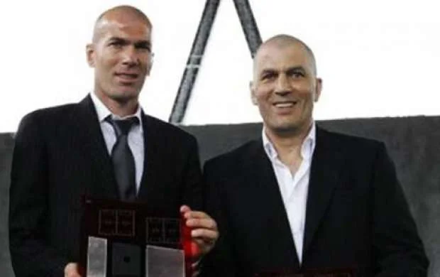 Zidan qardaşı vəfat etdi 