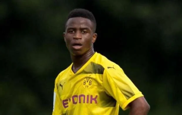14 yaşlı futbolçu bir oyunda 6 qol vurdu 