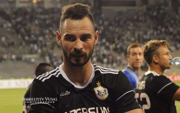 "Qarabağ"ın futbolçusu İngiltərə ilə oyuna çağırıldı 