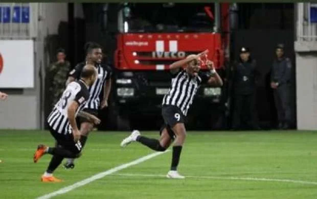 Futbolçusunun arvadı da "Neftçi"dən narazıdı - FOTOLAR 