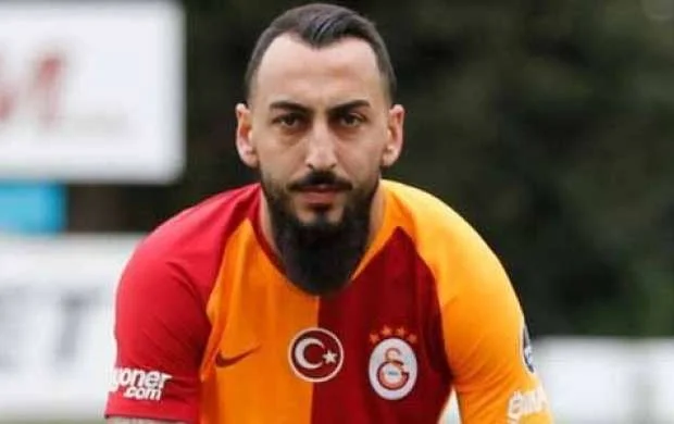 “Qalatasaray” icarəyə götürdüyü futbolçunu icarəyə verdi 