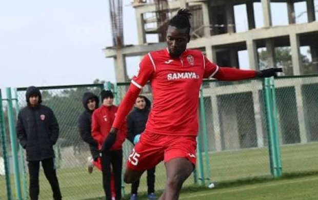 Bakı klubunun futbolçusu Syerra-Leone millisində 