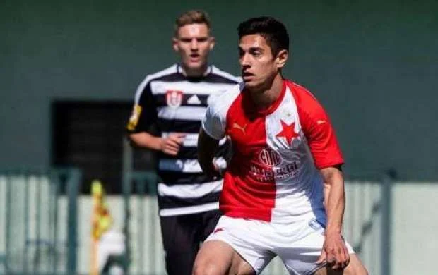 Azərbaycanlı futbolçu Çexiyada dubl etdi 