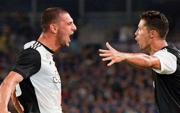 Türk futbolçuya fantastik transfer təklif 