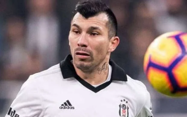"Beşiktaş" futbolçusunu İtaliya klubuna satdı 