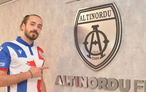 Millimizin sabiq futbolçusu yenidən Türkiyə klubunda 