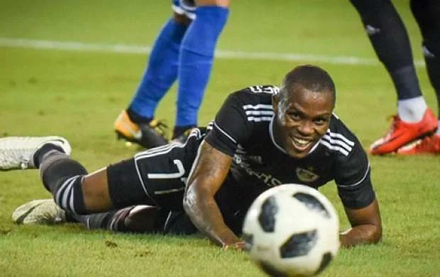 "Qarabağ" legioneri ilə yollarını ayırdı 