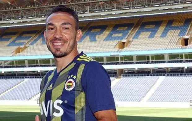 "Fənərbaxça"dan daha bir transfer - RƏSMİ 