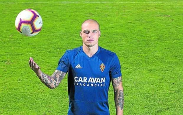 "Qarabağ" daha bir ispan futbolçu transfer edir 