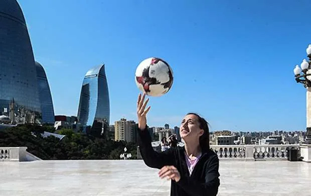 "Futbola sevgi cinsiyyətə əsaslanmır" - VİDEO 