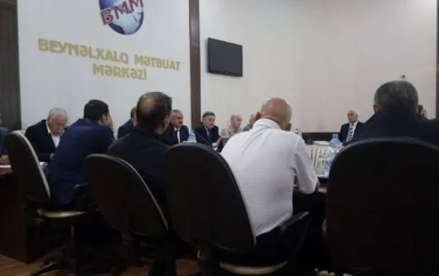 "Pulumu əcnəbi məşqçilərin yeməsini istəmirəm" - Xalq artisti 
