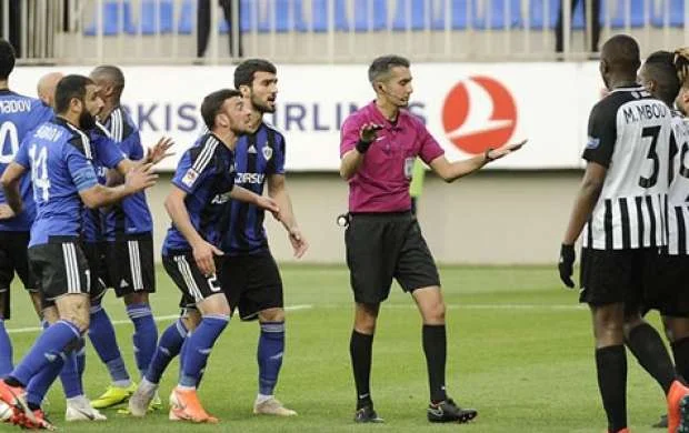 "Qarabağ" "Neftçi"ni çempionsayağı yendi  