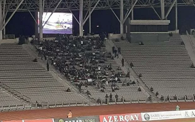 Azarkeşlər səbəbkarı tapdı: "Kamran, istefa!" 