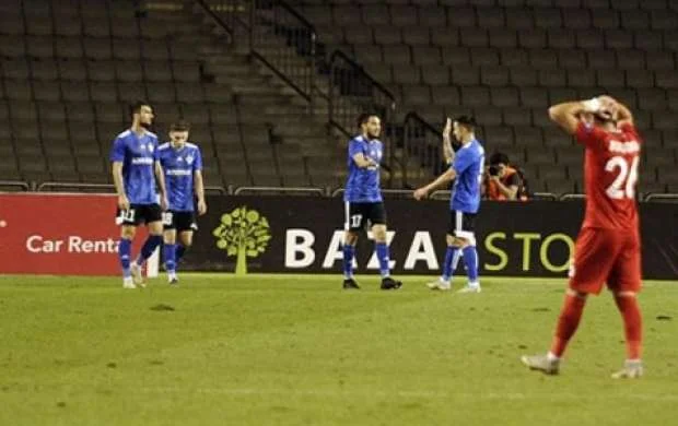 “Qarabağ” “Neftçi”ni zirvədən saldı 