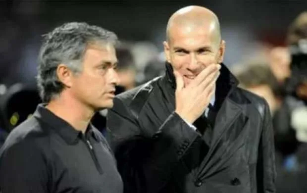 Mourinyo Zidanın yerinə göz dikib 