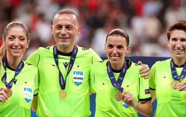 UEFA Super Kubokunun hakimi millimizin oyununda 