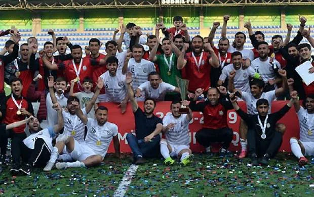 RƏZALƏT! AFFA həvəskar futbolçuların 10 min manatına göz dikib 